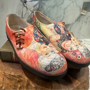 ICON Women's Flats with Artistic Red and Orange Design